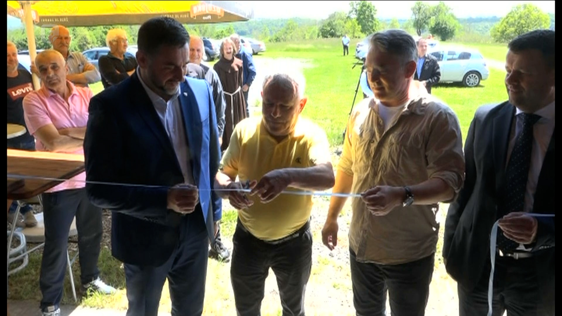 Nakon poziva hrvatskih povratnika, Komšić posjetio naselje Foča kod Doboja